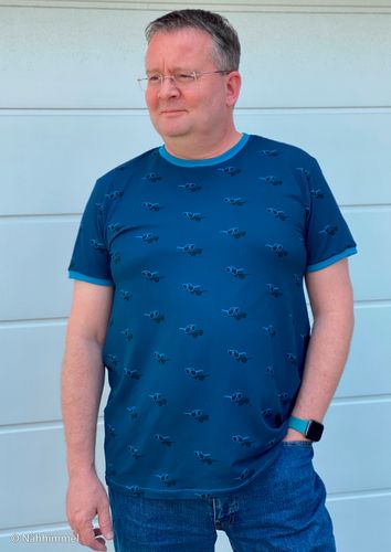 Blauwe tricot met zonnebrillen, 'Sunglasses by Thorsten Berger'