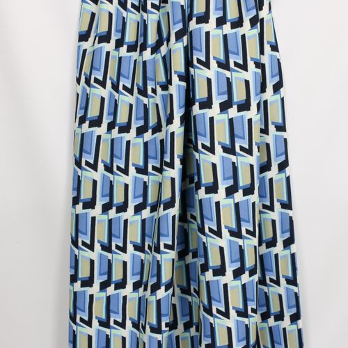 Viscose crêpe met blauw abstract patroon van Alta Moda