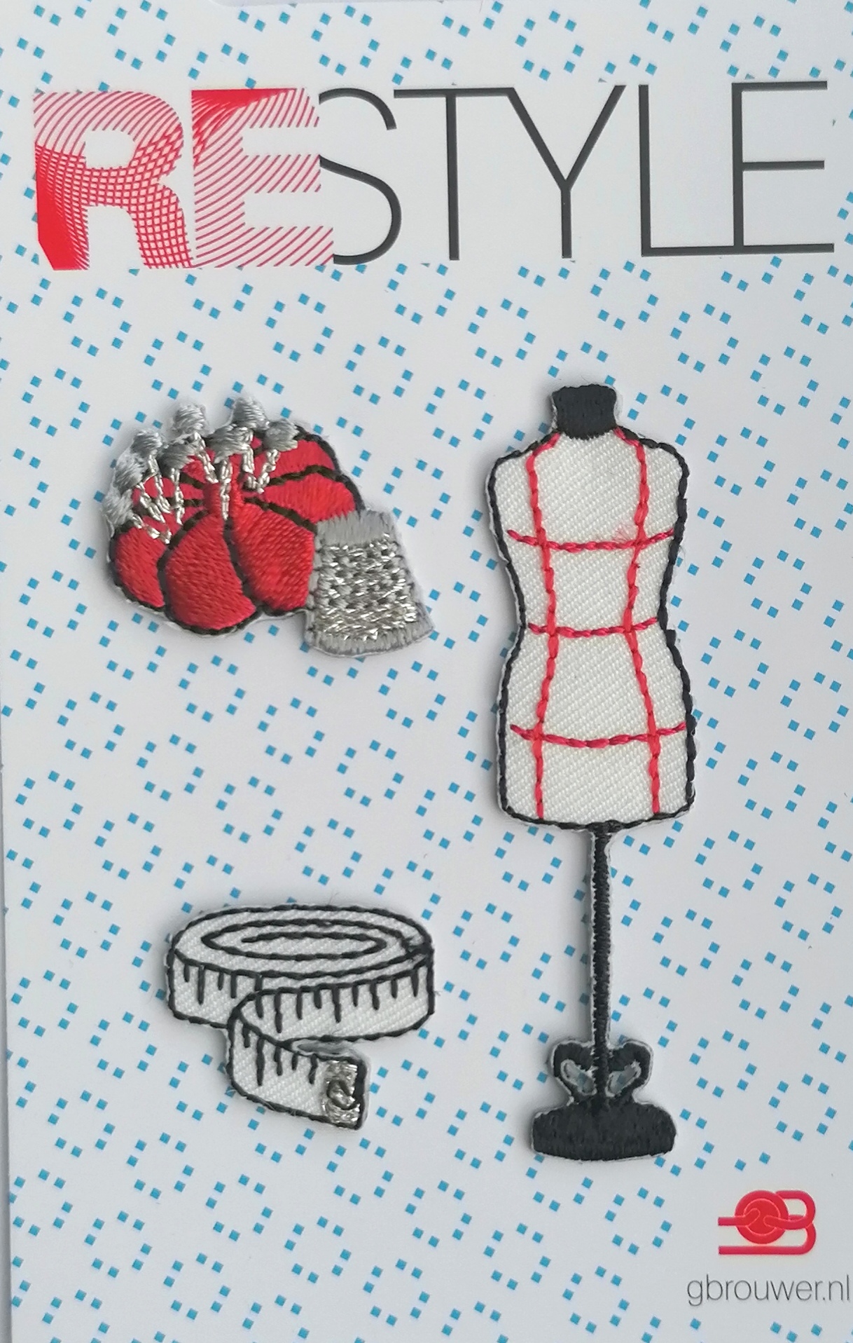 Applicaties - speldenkussen, paspop, vingerhoed en lintmeter (in rood, zwart en wit)  - 2 tot 6 cm