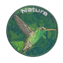Applicatie - kolibri (vogel) en tekst 'nature' - 5 cm