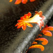 Polyester zwart met bloemen - Knipmode