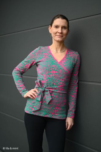 Jacquard tricot groen met roze dierenprint 'Mira'