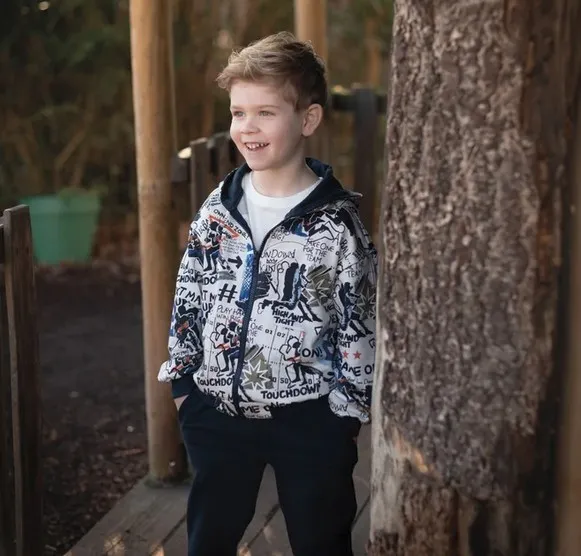 Sweater gebroken wit met sportprint
