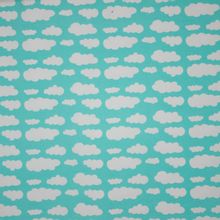Turquoise tricot met witte wolken