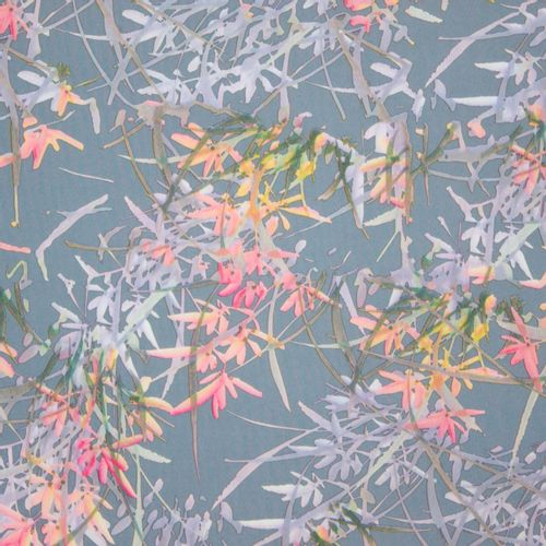 Grijs-blauwe rekbare polyester met veelkleurig abstract plantenmotief van Stitched By You