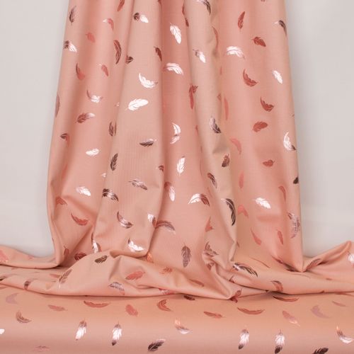Roze tricot met weerspiegelende veertjes