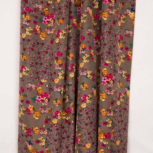 Taupe suedine polyester met multicolor bloemen uit 'Stitched By You'