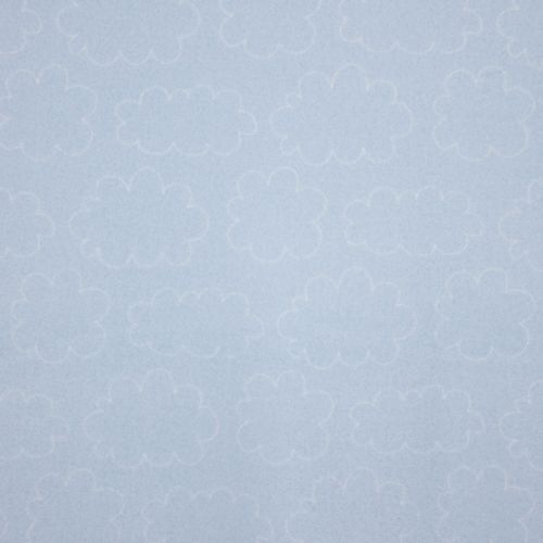​Lichtblauwe rekbare badstof met motief van witte wolkjes van Eva Mouton