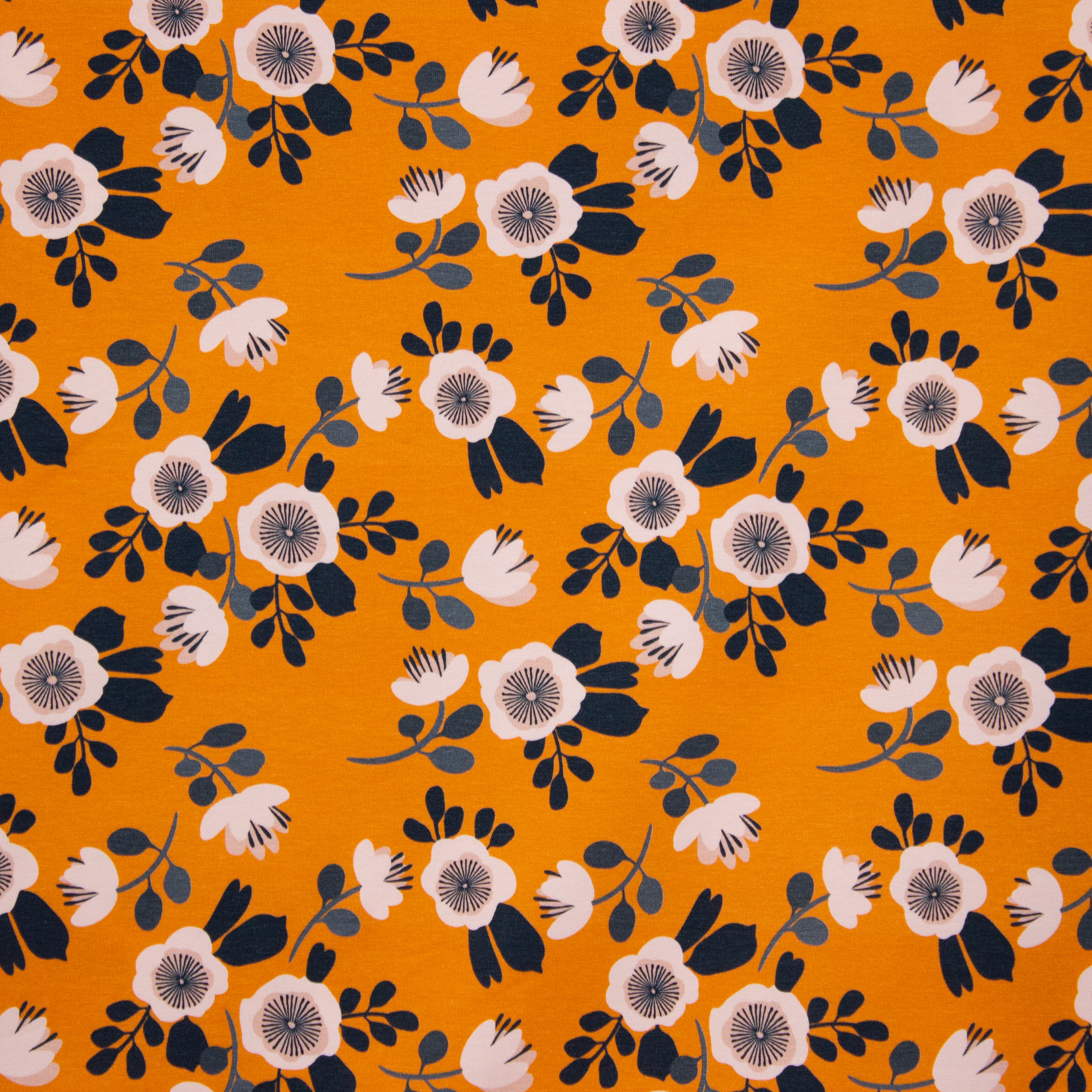 Oranje Tricot met Bloemen