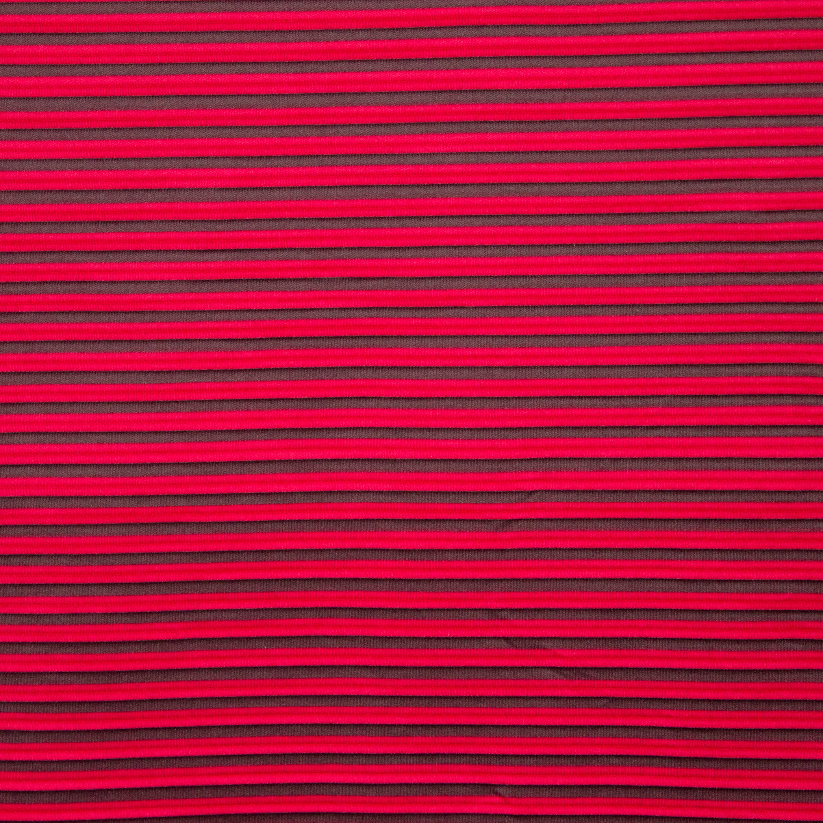 Zwart / rode plissé polyester van 'La Maison Victor'