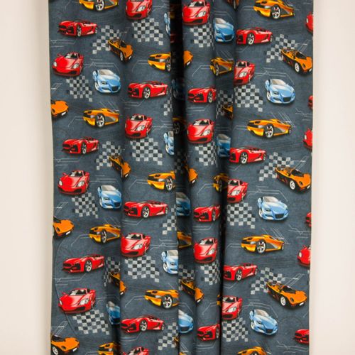 blauwgrijze tricot met racewagens "street race" van Poppy.