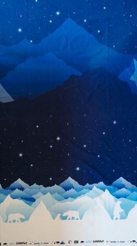 Blauw / wit french terry paneel met bergen en ijsberen 'Wild Shadows' van Lycklig Design - stoffen van leuven