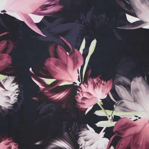 Zwarte polyester met grote bloemen  van John Kaldor
