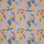 Tetra met abstracte driehoekenprint