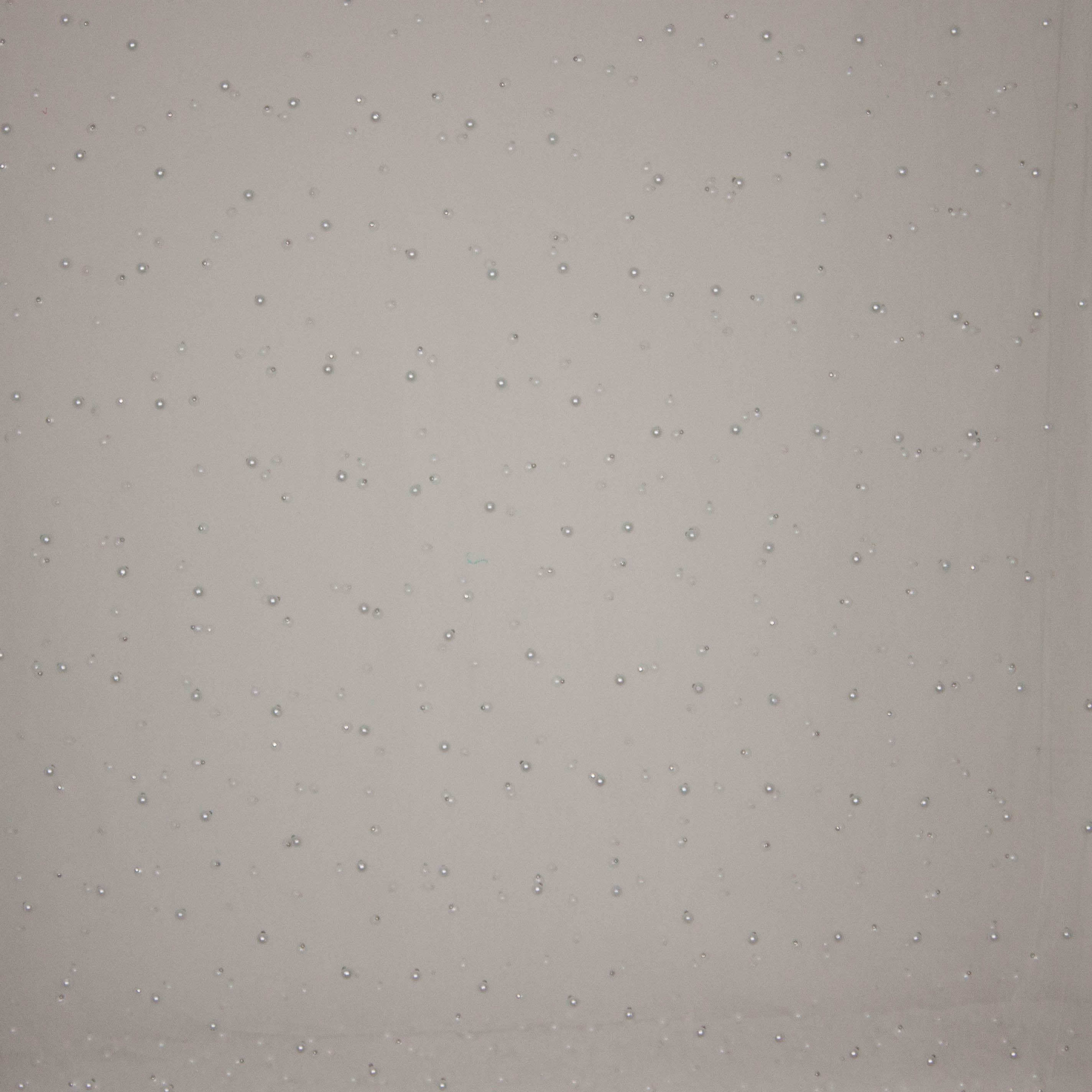 fijne tule met pareltjes wit