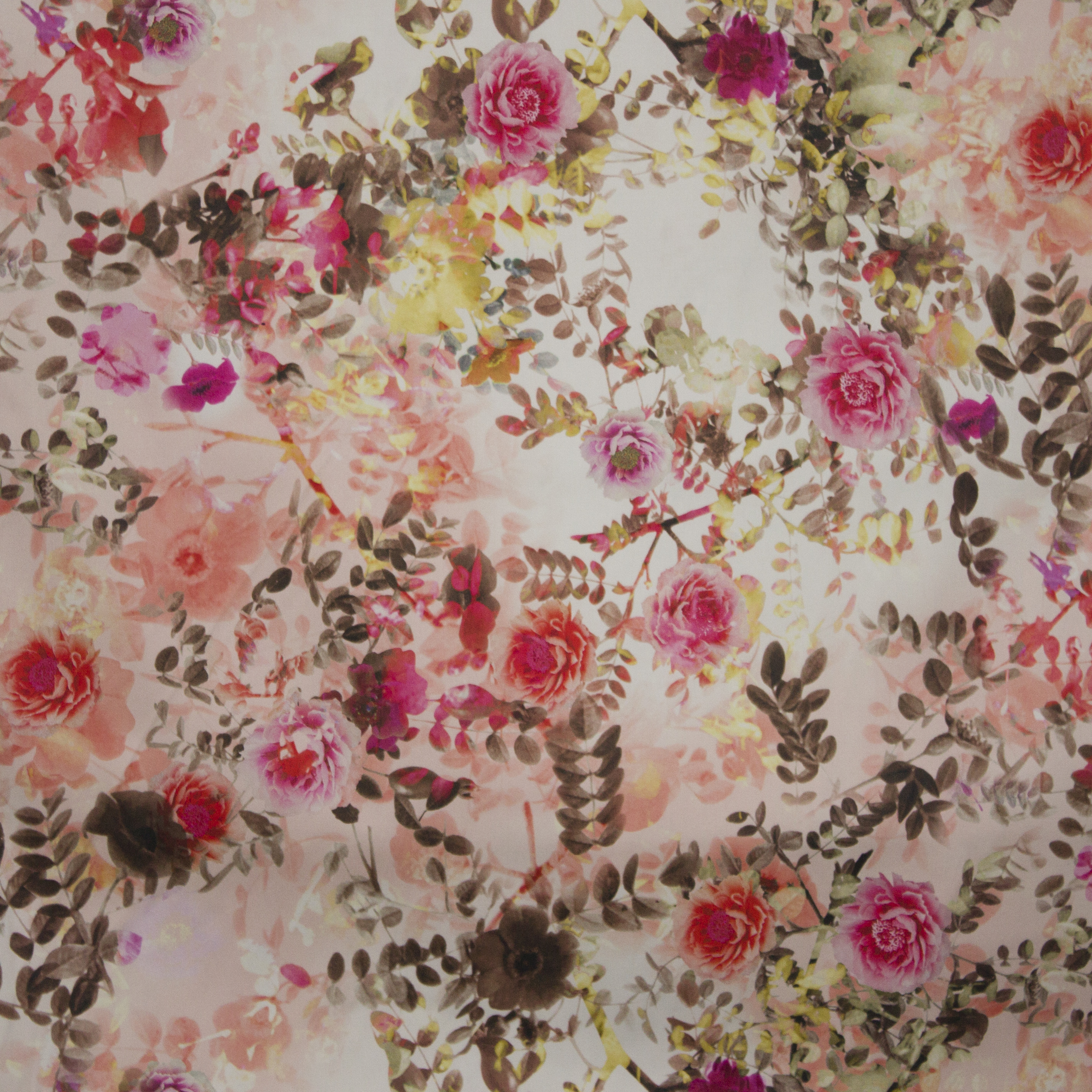 gesatineerde katoen met rozenprint