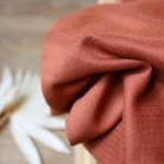 Kastanjebruine  viscose 'Dobby Chestnut' van Atelier Brunette