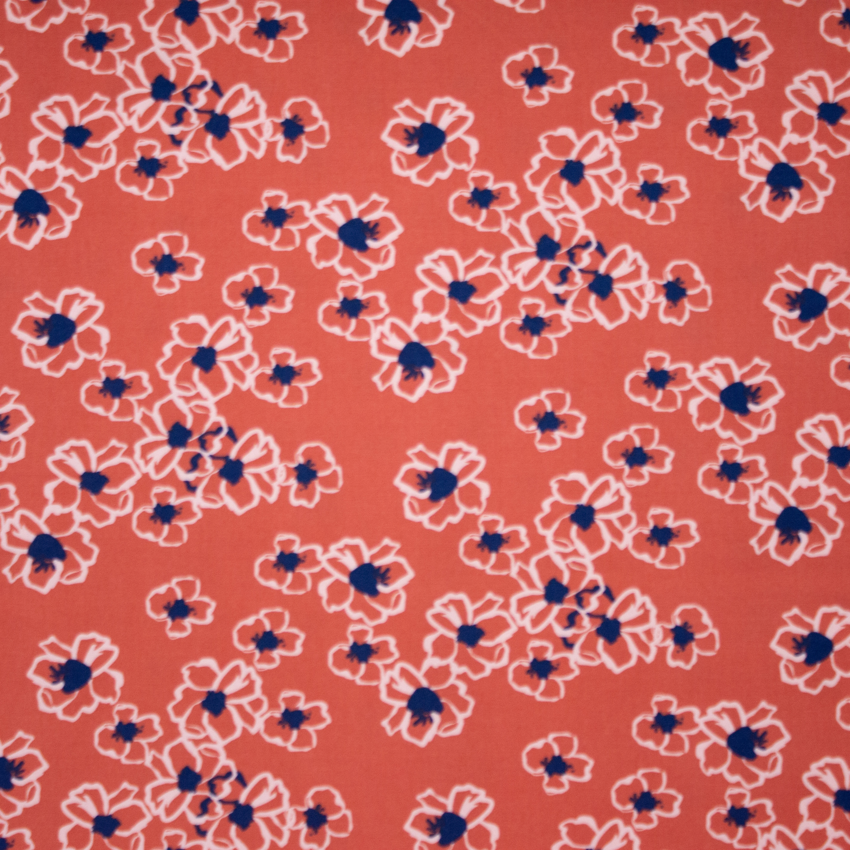 Roeste viscose met bloemen