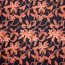 Zwarte viscose crêpe met bloemen in zacht rode tinten