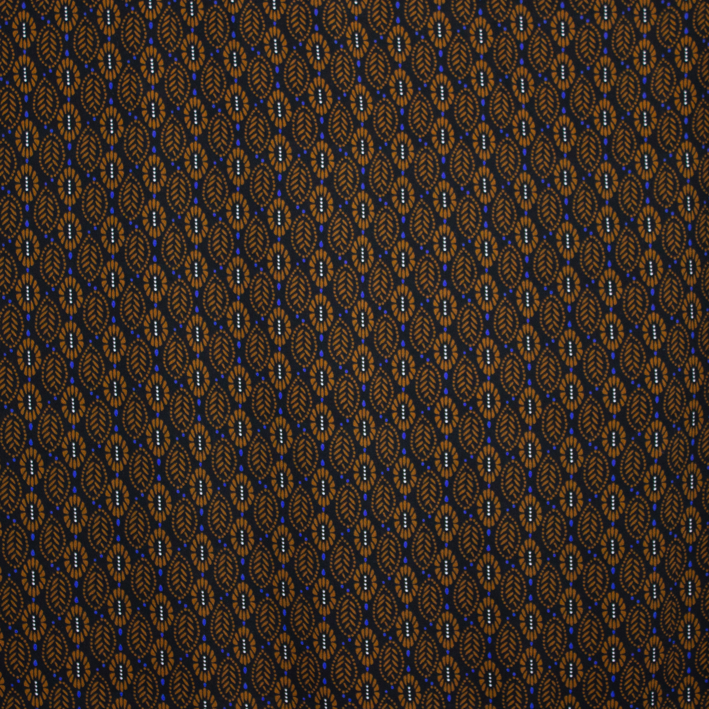 Zwarte viscose met blauw en bruin motiefje