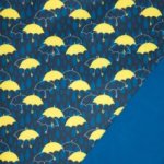 Blauwe softshell met gele parapluutjes