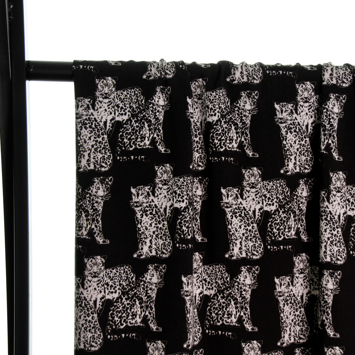 Zwarte viscose met tijgers van Atelier Jupe