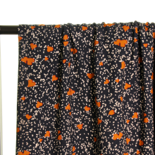 Viscose met kleine hartjes (zwart, wit en oranje) van Atelier Jupe