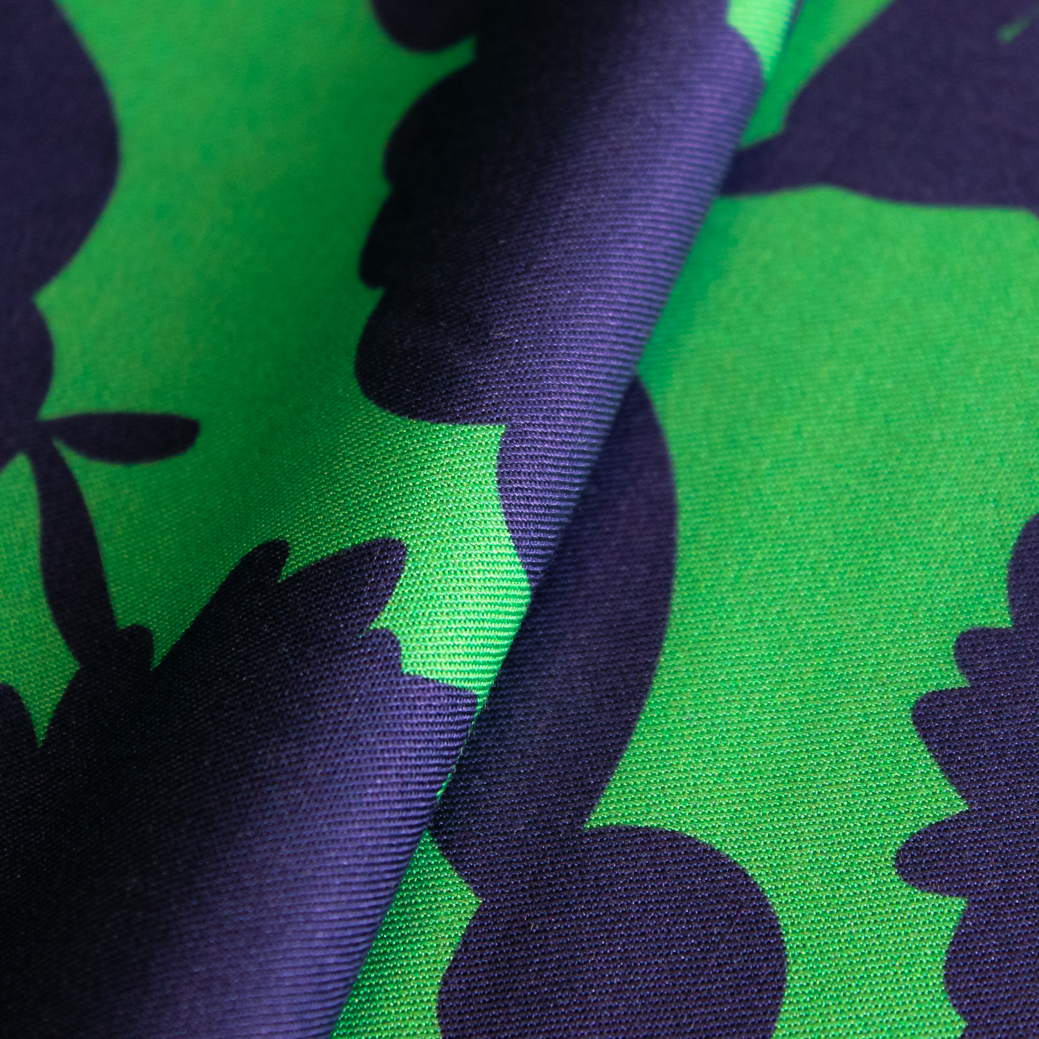 Viscose groen met blauwe bloemen