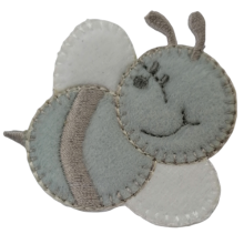 Applicatie - baby grijs bijtje - 5,5 x 5,5 cm