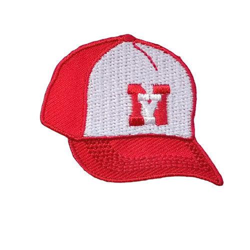 Applicatie - baseball pet in rood / wit met letters NY - 5 x 4 cm