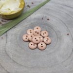 Lichtbruine knoopjes 12 mm  - Classic Shine Buttons Maple van Atelier Brunette