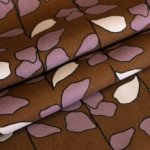 Viscose bruin met paarse bladeren