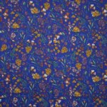 Blauwe Italiaanse viscose met bloemenmotief