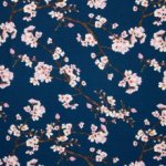 Blauwe modal tricot met bloesems