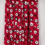 Rode rekbare katoen met bloemen in zwart en wit