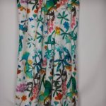Witte polyester jacquard met veelkleurige bloemen
