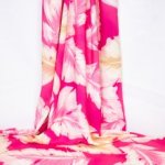 Roze viscose met bladeren