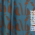 Blauwe viscose met papegaaien van About Blue