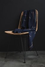 Blauwe viscose met krul van Mind The Maker