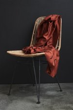 Terra cotta kleurige viscose met krul van Mind The Maker.