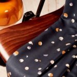 Viscose twill ecovero zwart met abstracte figuren  - Atelier Brunette -