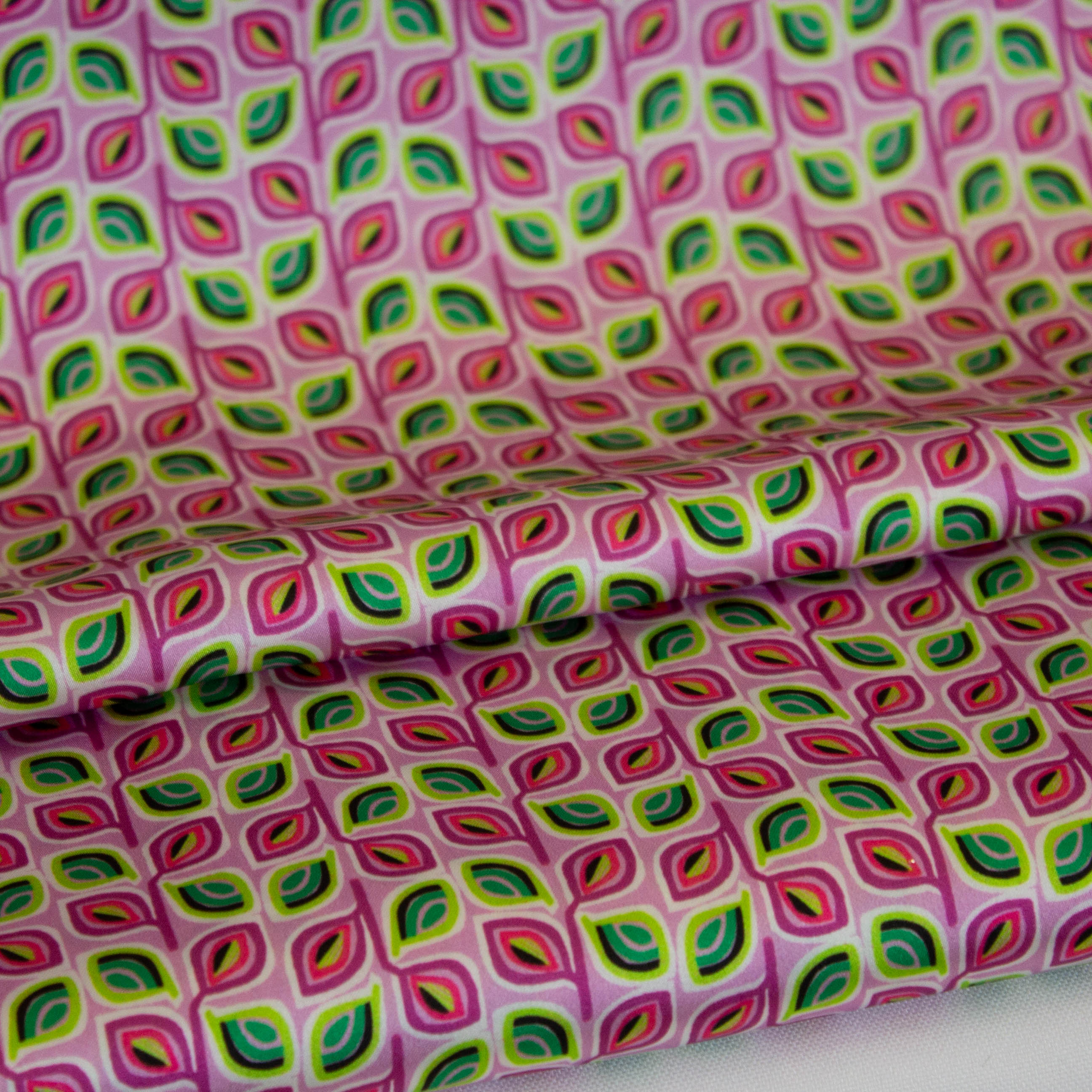Satijn polyester roos met groene print