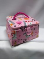 Naaidoos roze met print van naaibenodigdheden