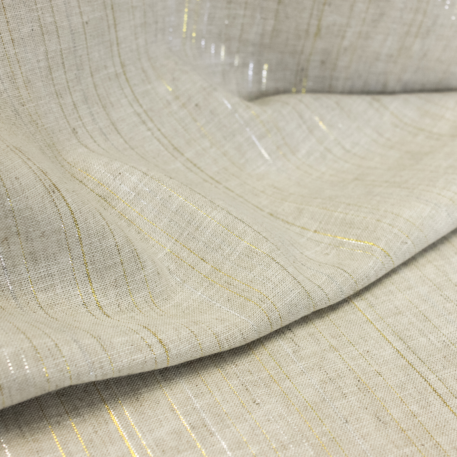 Linnen beige met gestreept goud- en zilverdraad