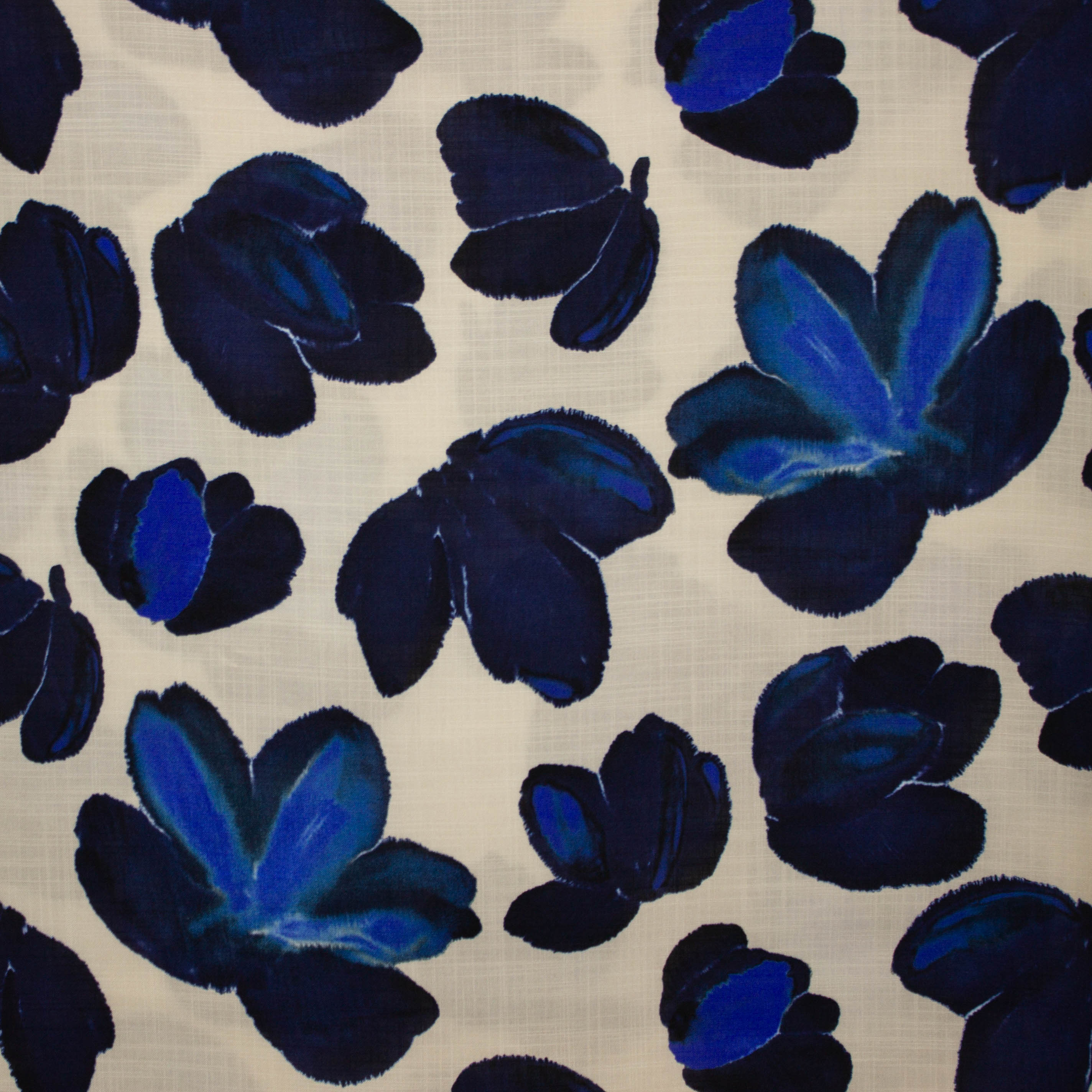 Viscose linnenlook beige met blauwe bloemen