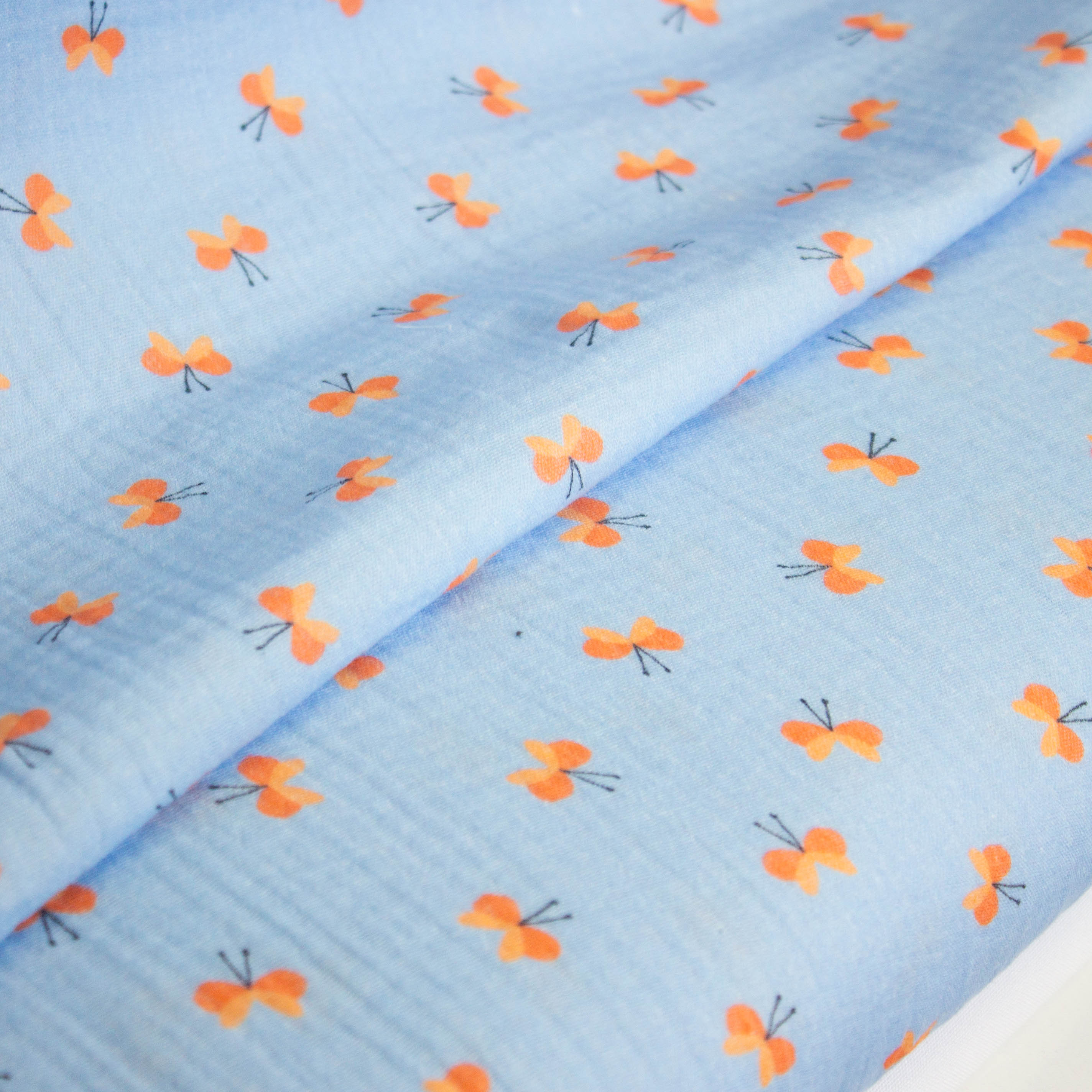 Double gauze lichtblauw met vlinders - Little Darling