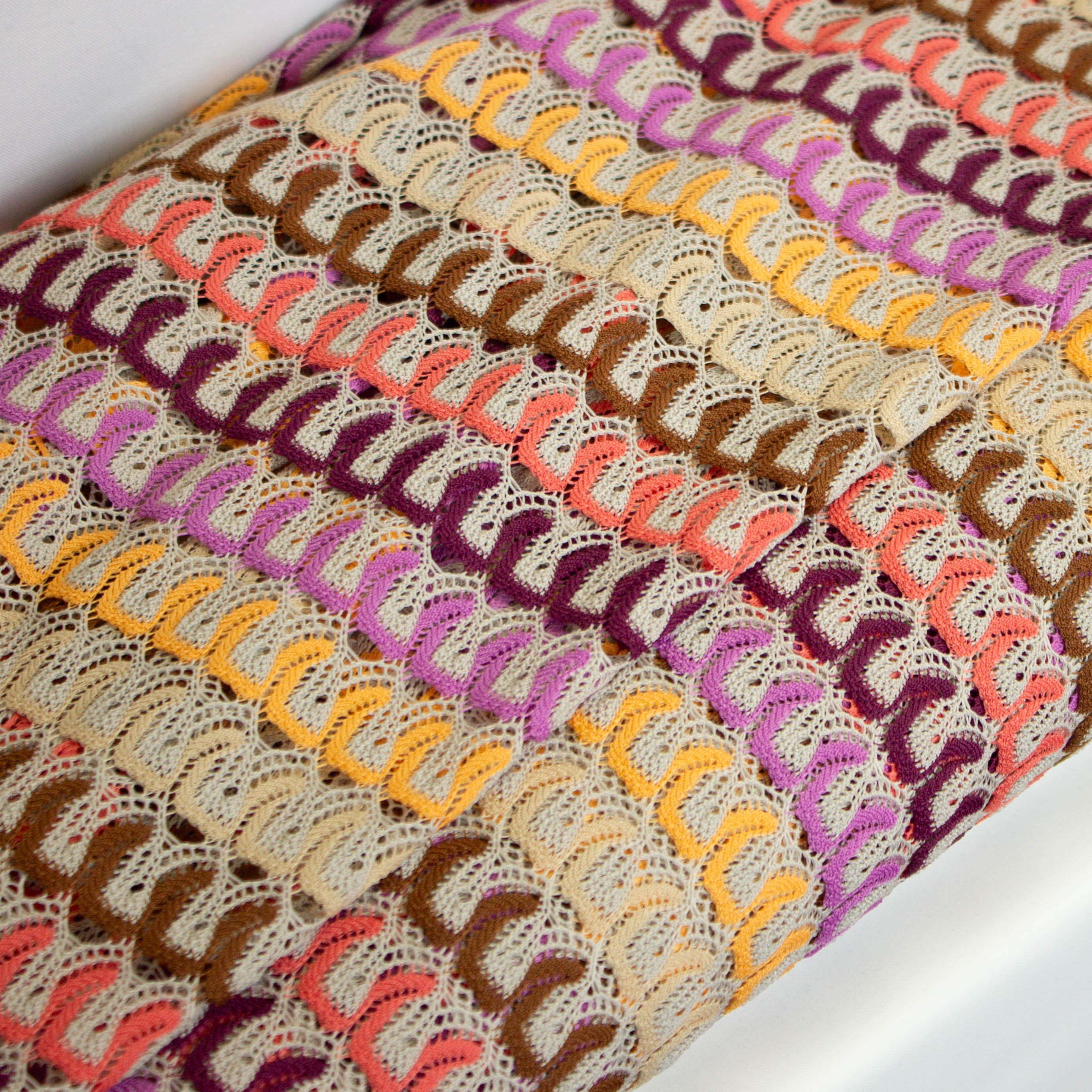 Polyester brei met golf patroon