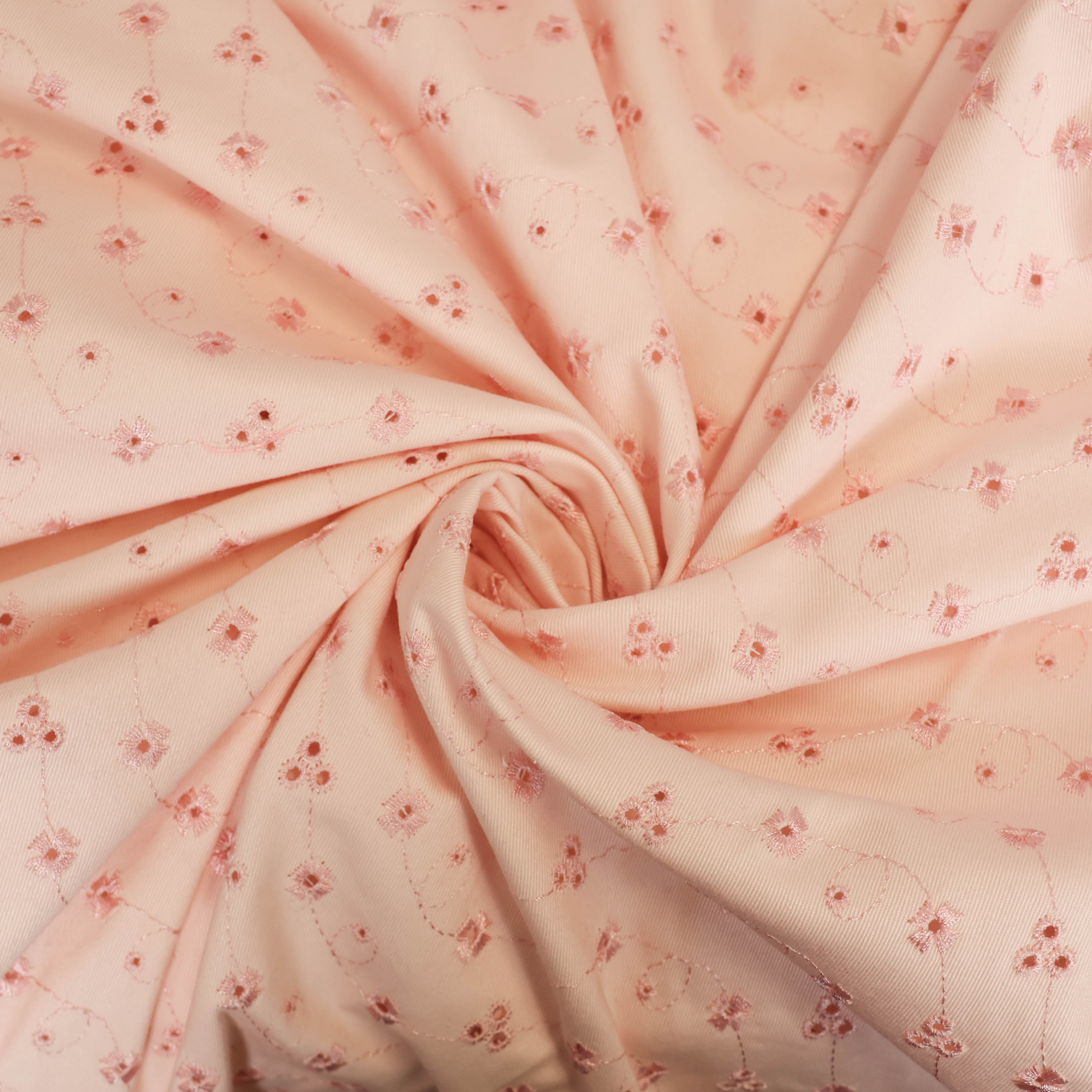 Broderie roze met bloemen