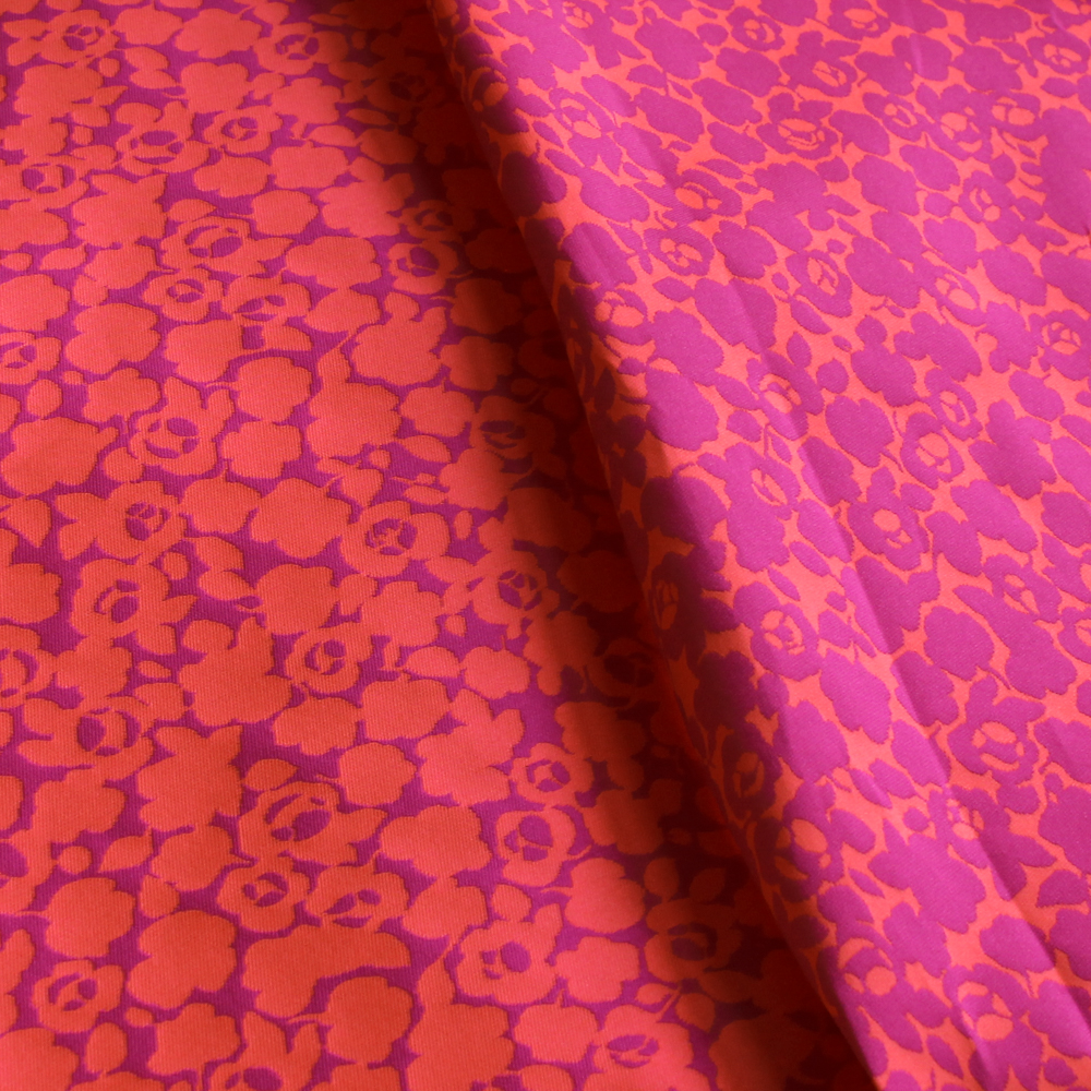 Jacquard mikado double face bloemen roos/fuchsia - Lorré