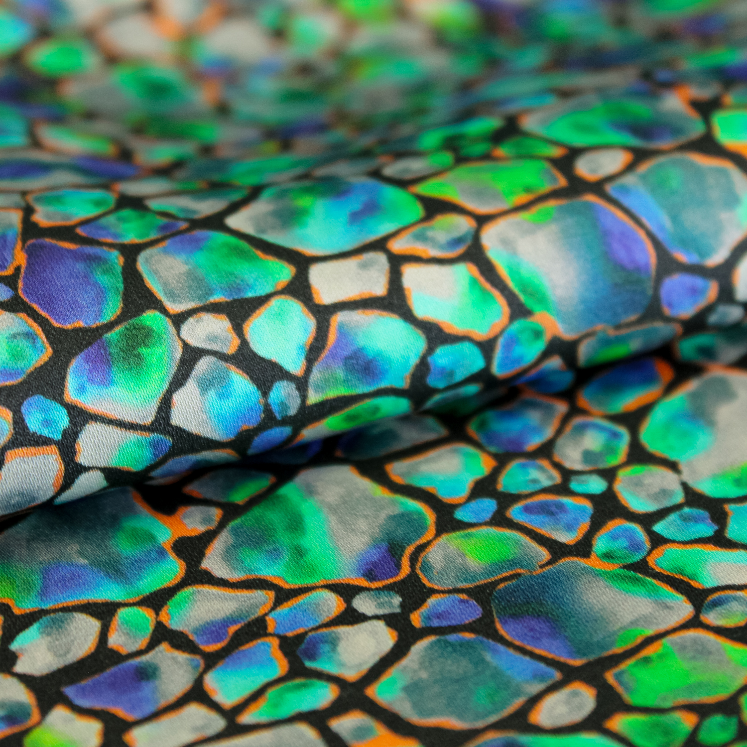 Viscose groen met kleurrijke vlakken
